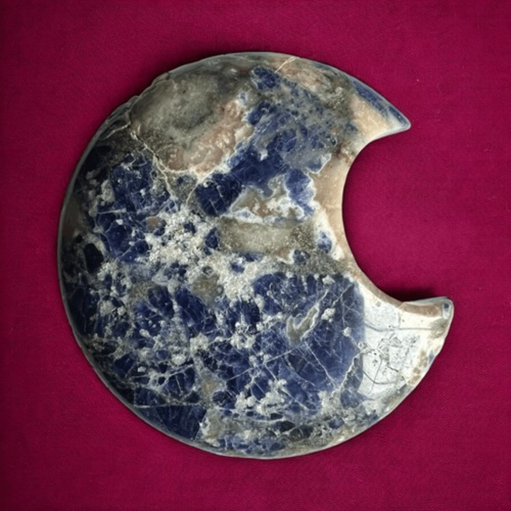 Sodalite‎ Crystal Moon Carving